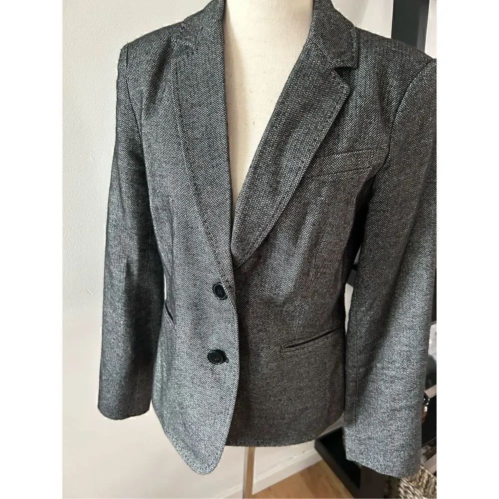 New York and Company gray blazer size 8